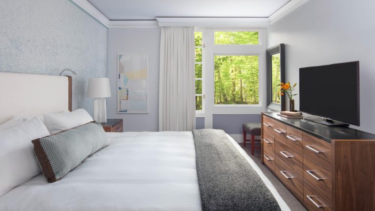 luxury suite king room 768x432