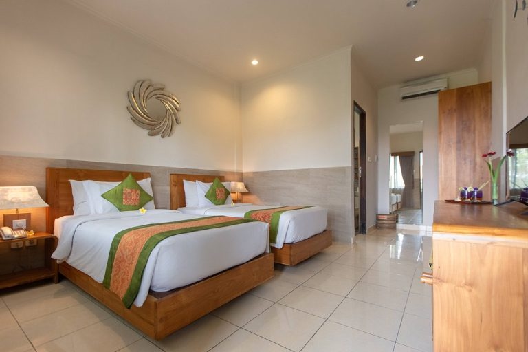 staying with your friend 768x512