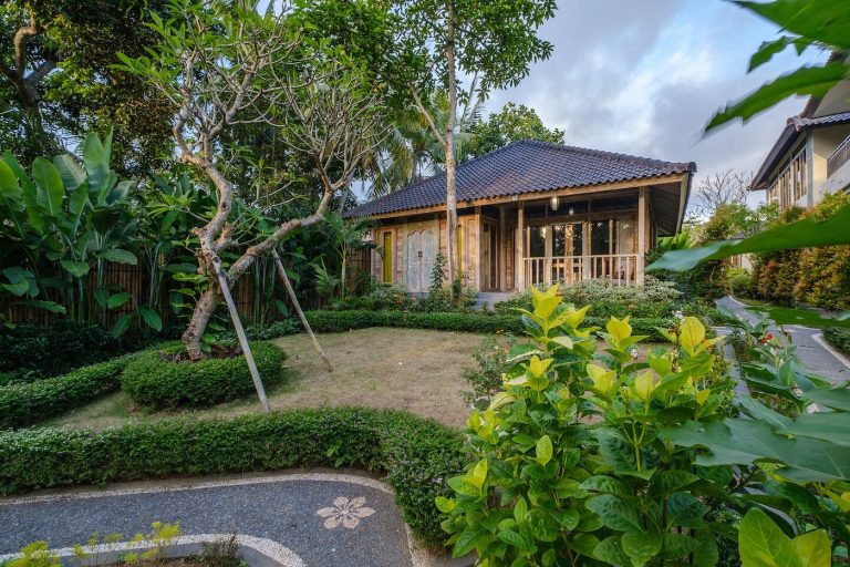 twin deluxe bungalow 768x512